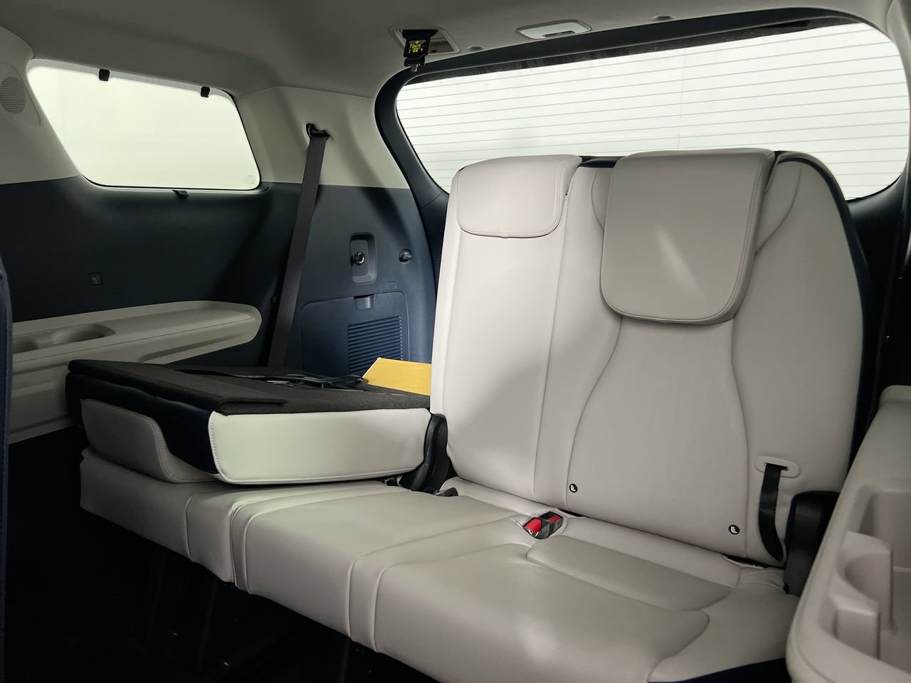 New 2026 Kia Carnival EX FWD image 29