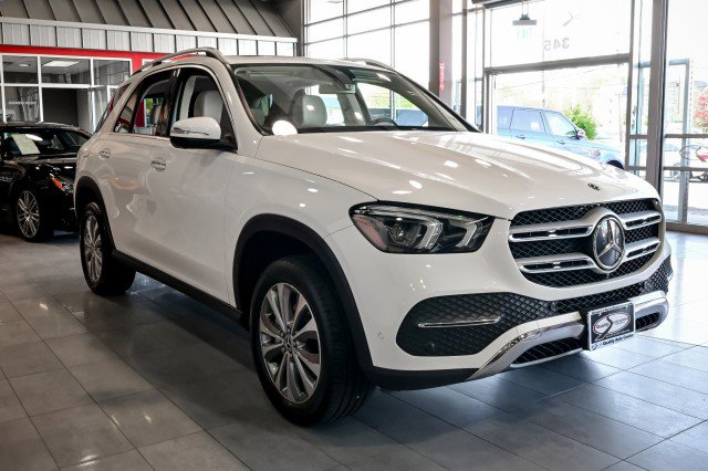 Used 2020 Mercedes-Benz GLE 350 4MATIC w/ Premium Package image 3