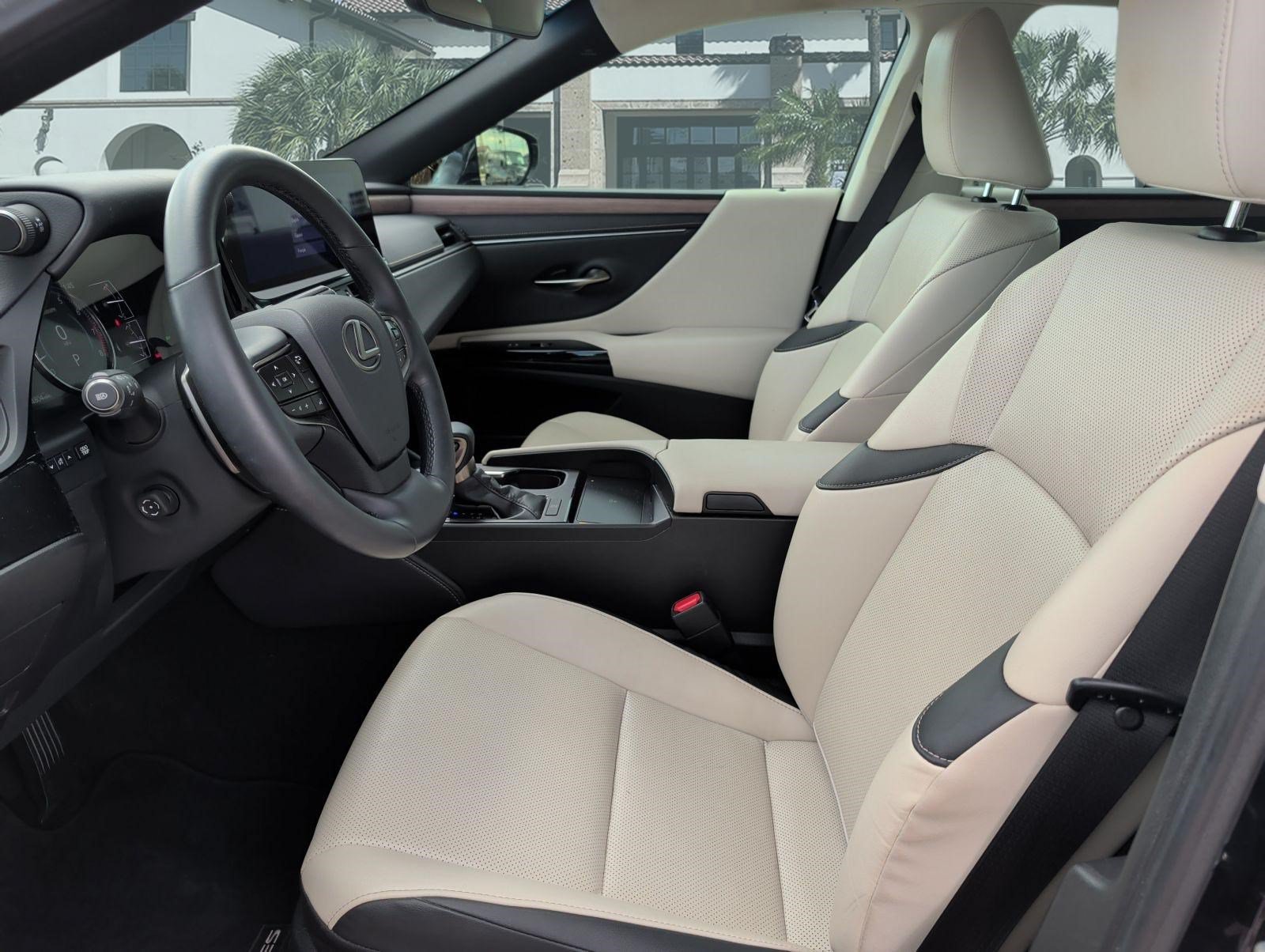 Used 2025 Lexus ES 350 w/ Premium Package FWD image 11