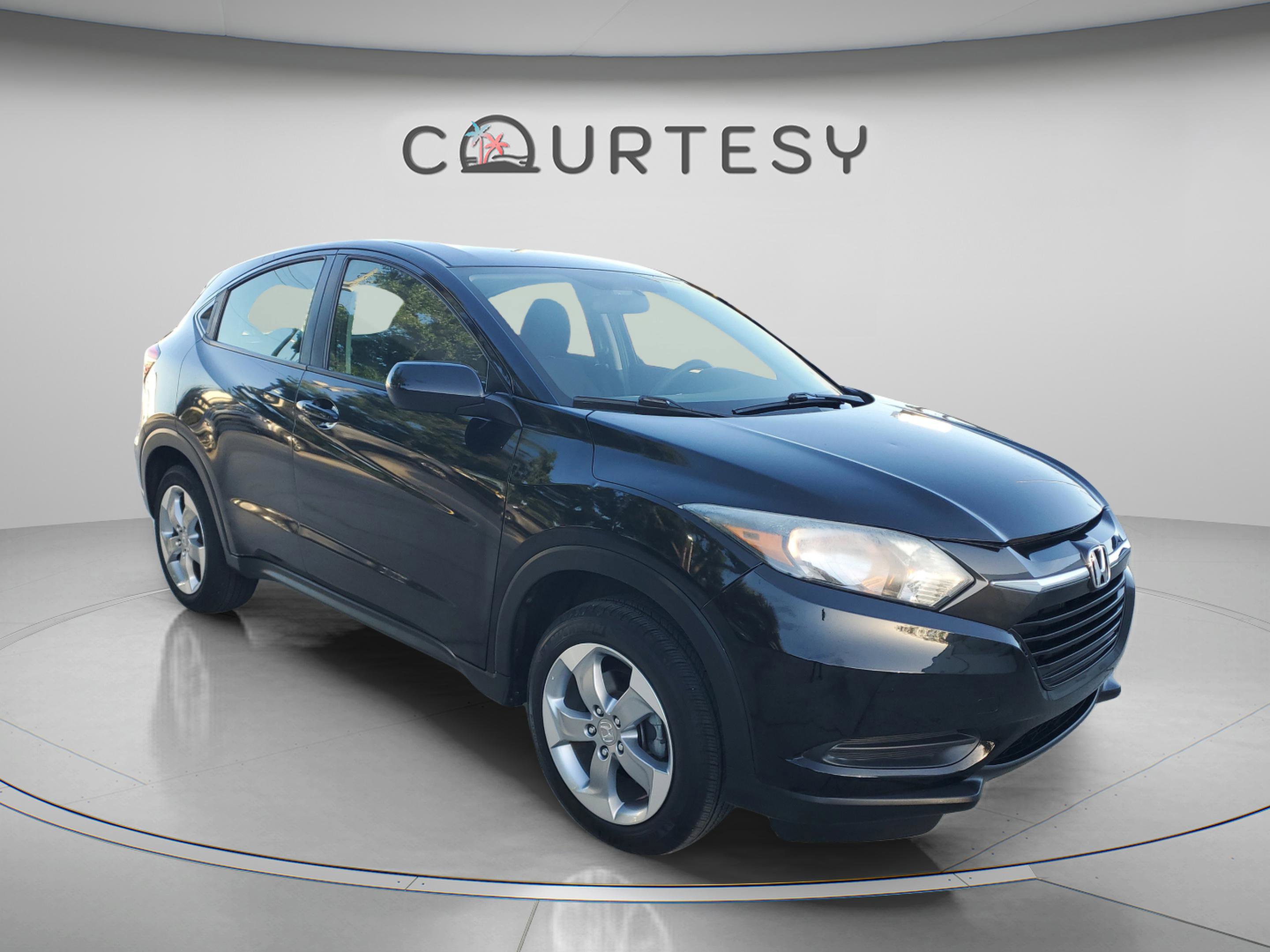 Used 2017 Honda HR-V LX image 5