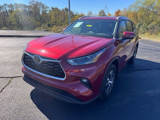 Certified 2022 Toyota Highlander XLE AWD/4WD image 7