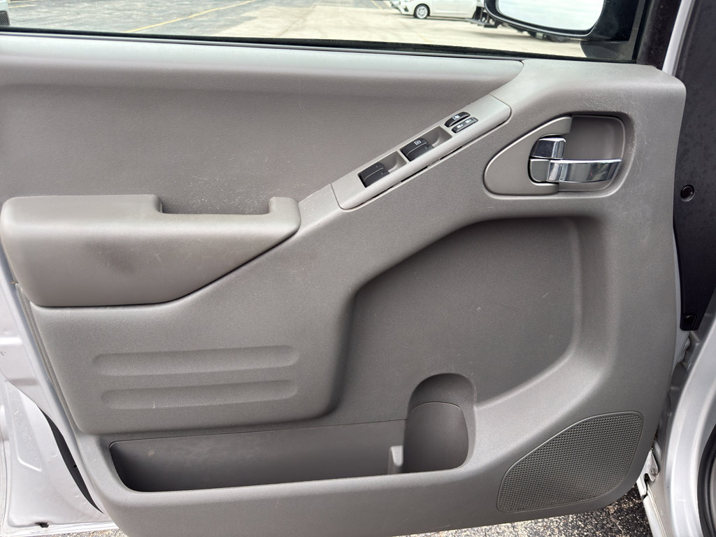 Used 2019 Nissan Frontier SV image 14