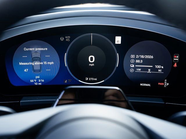 New 2026 Porsche Macan 4 Electric image 25