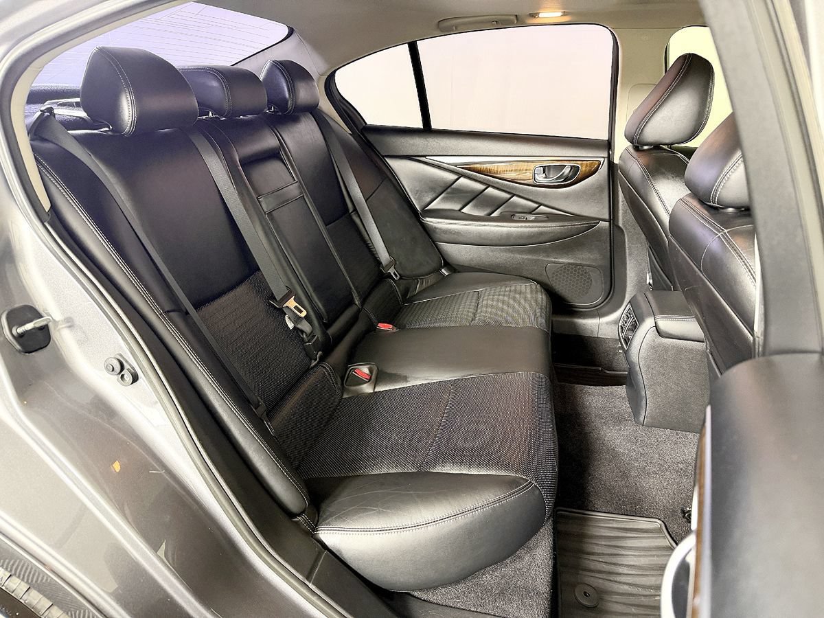 Used 2015 INFINITI Q50 w/ Deluxe Touring Package RWD image 45