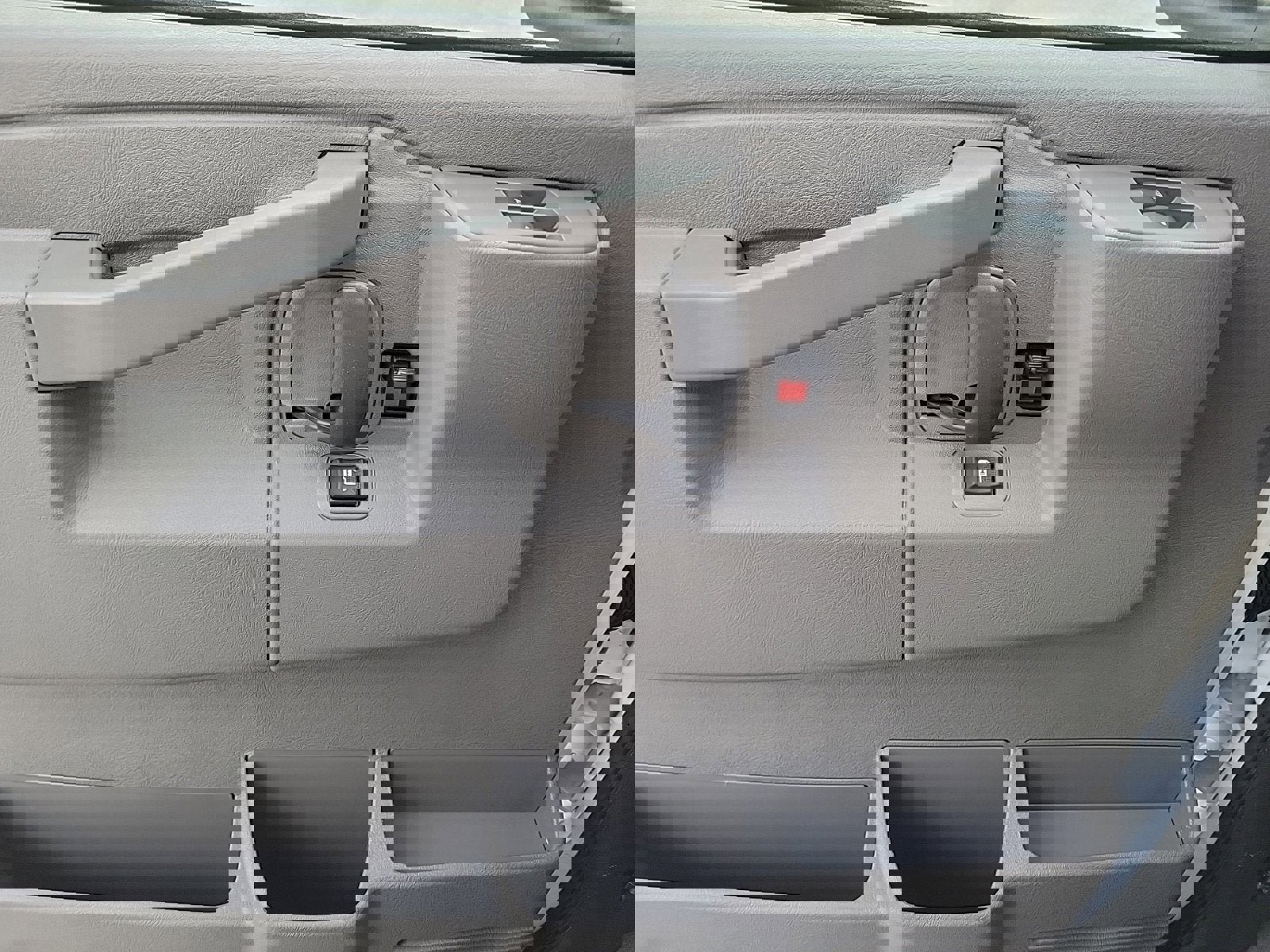 New 2025 GMC Savana 3500 w/ Power Convenience Package image 16