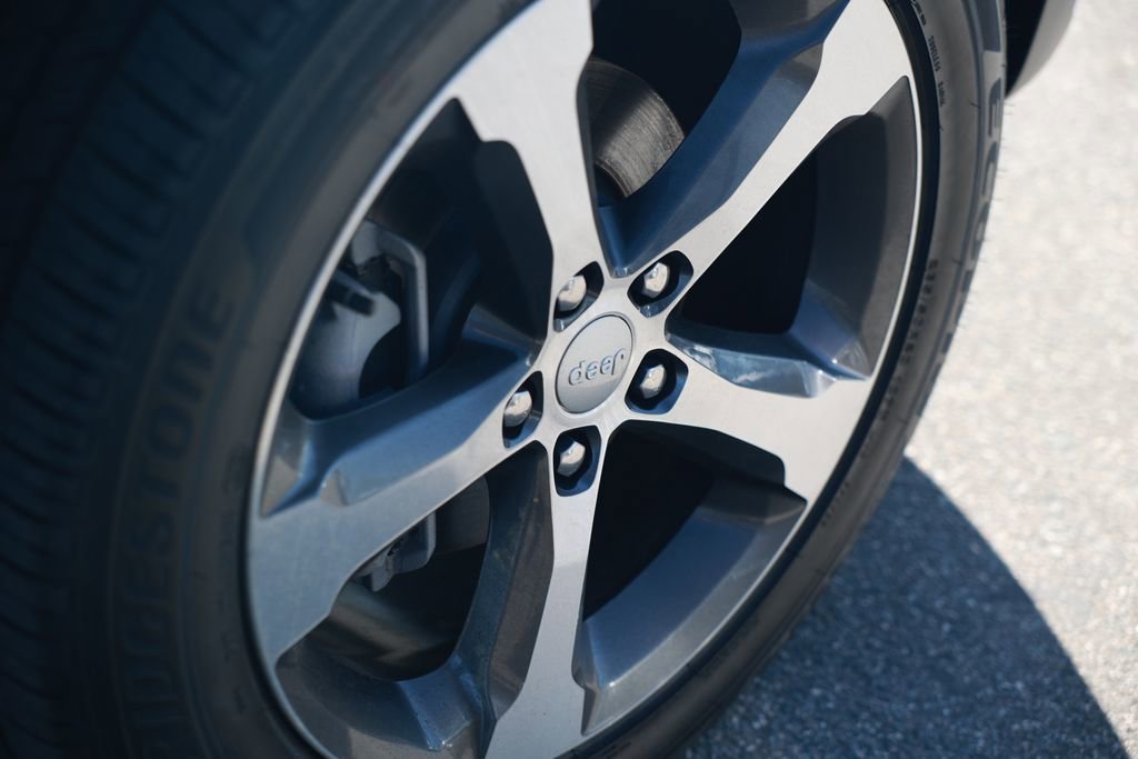 New 2026 Jeep Grand Cherokee Limited w/ MOPAR Finishing Package image 9