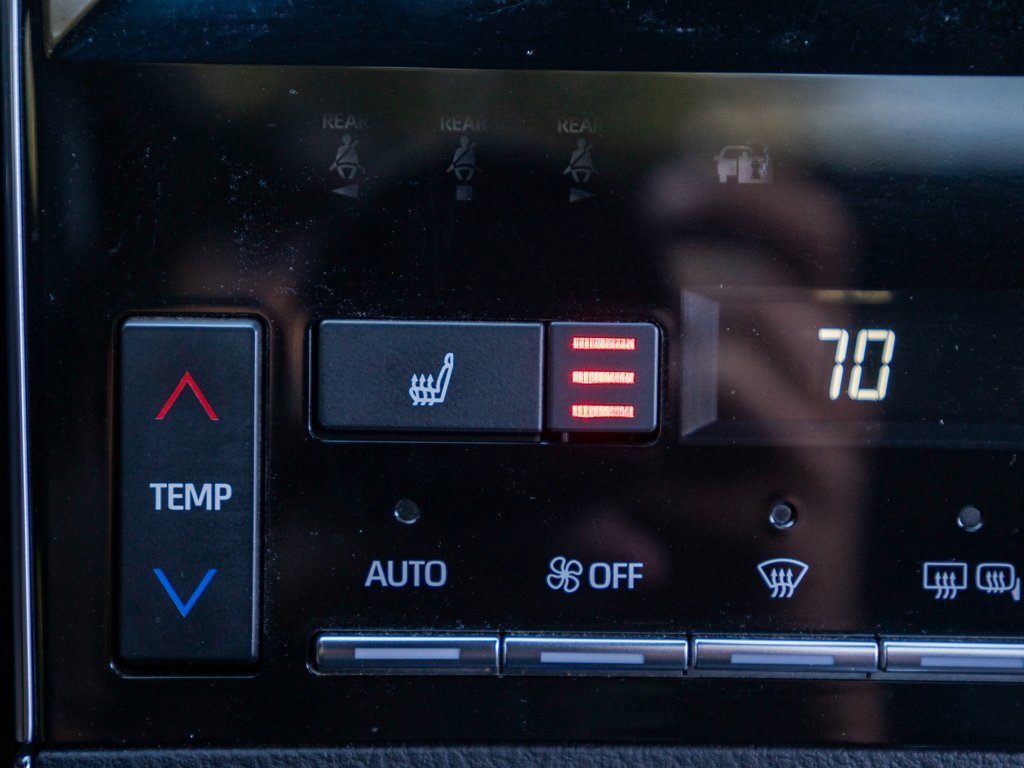 Used 2019 Toyota Avalon XSE image 25