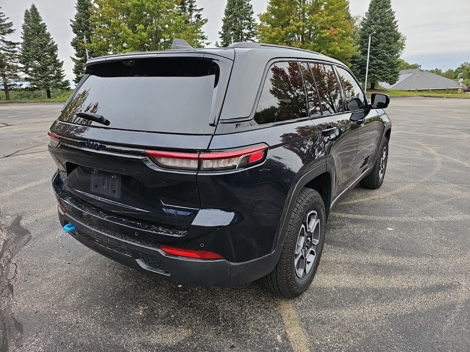 Used 2023 Jeep Grand Cherokee Trailhawk w/ Advanced Protech Group II AWD/4WD image 6