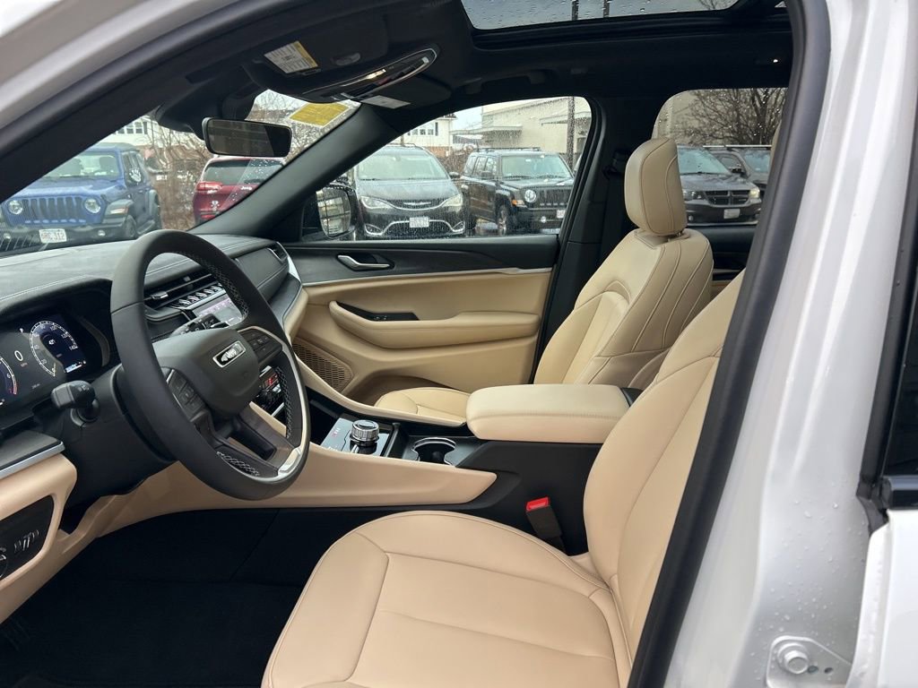 New 2025 Jeep Grand Cherokee Limited image 49