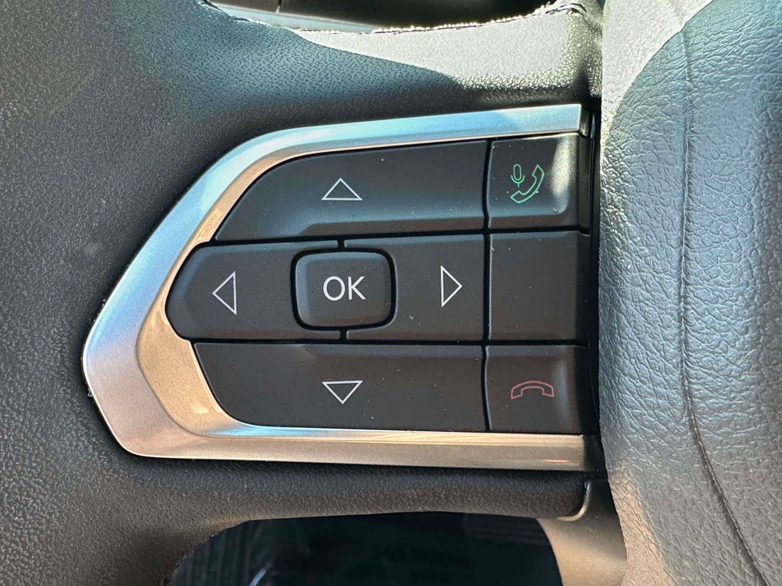 Used 2024 Jeep Compass Limited w/ Sun and Sound Group AWD/4WD image 21