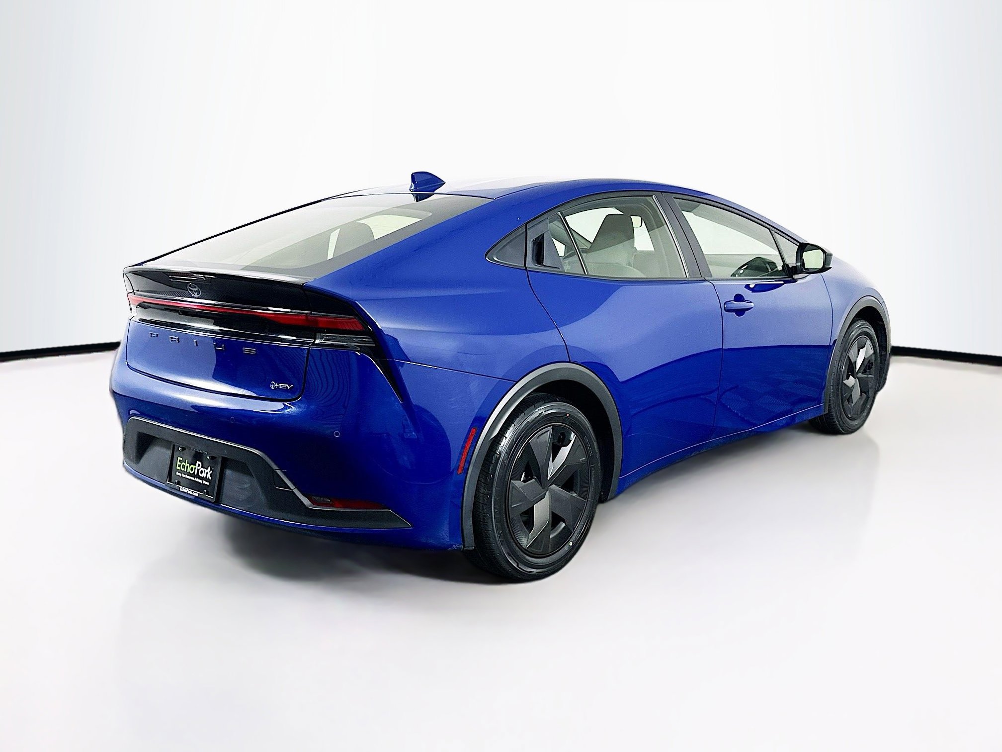 Used 2024 Toyota Prius LE image 9