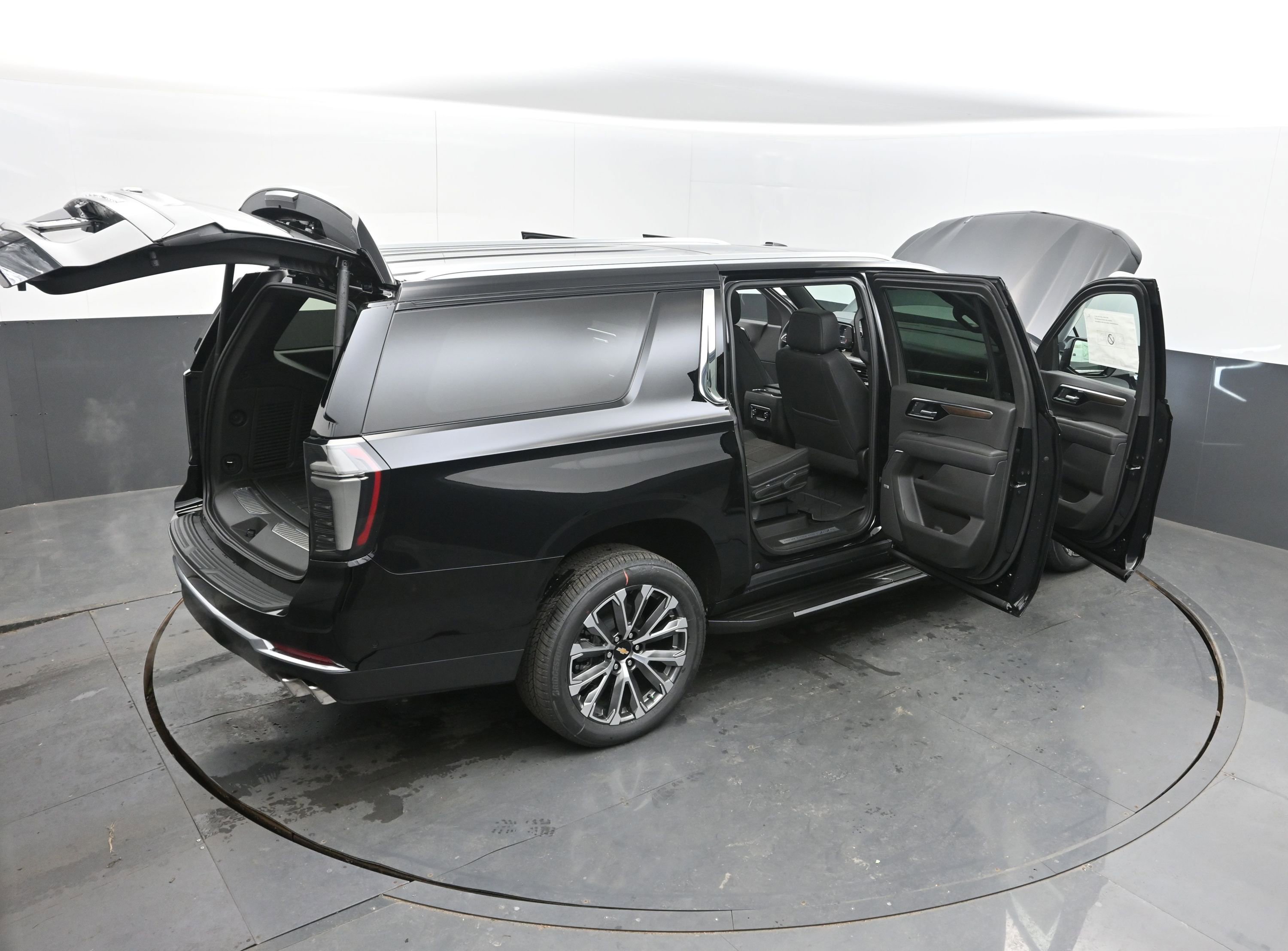 New 2026 Chevrolet Suburban High Country w/ Sun And Tow Package AWD/4WD image 48