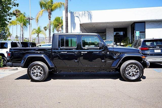 New 2025 Jeep Gladiator Sport S image 7