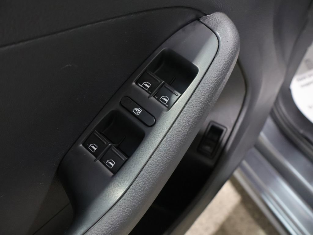 Used 2013 Volkswagen Jetta S image 13