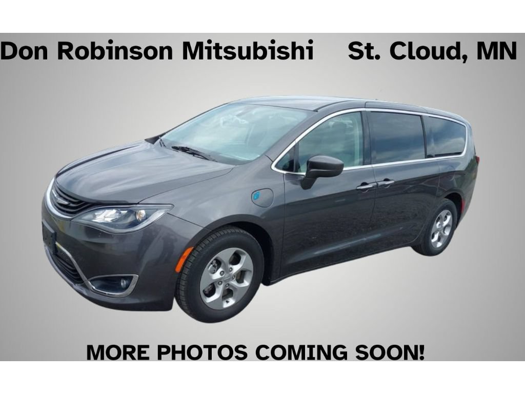 Used 2017 Chrysler Pacifica Touring Plus FWD image 1