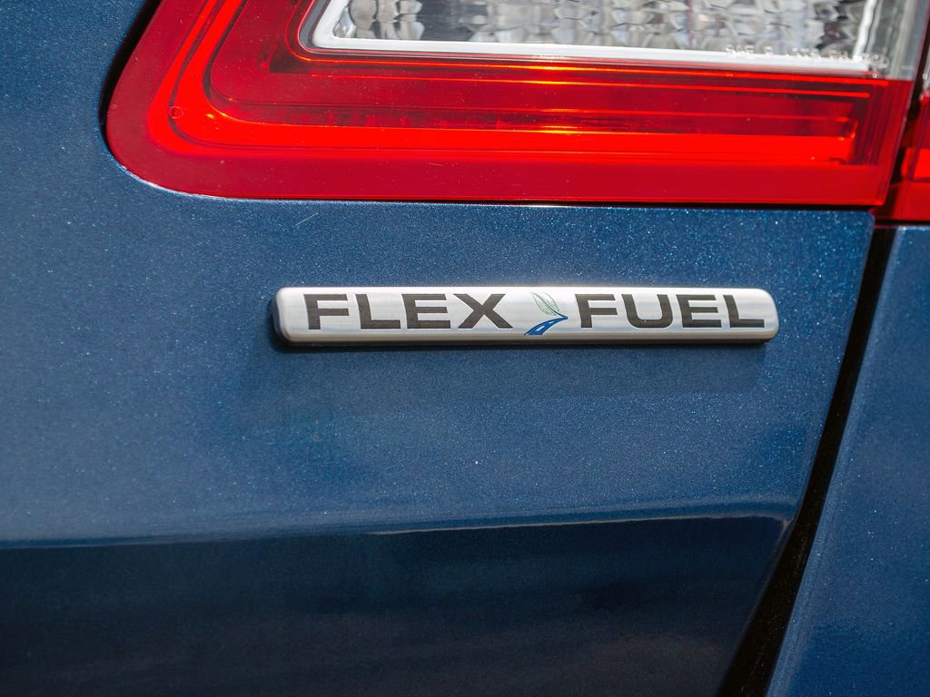 Used 2017 Ford Taurus SE FWD image 5