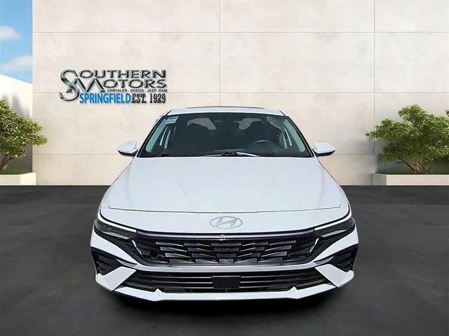 Used 2025 Hyundai Elantra SEL FWD image 38