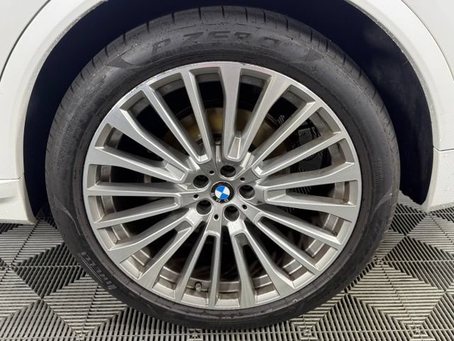Used 2022 BMW X7 xDrive40i w/ Premium Package AWD/4WD image 13