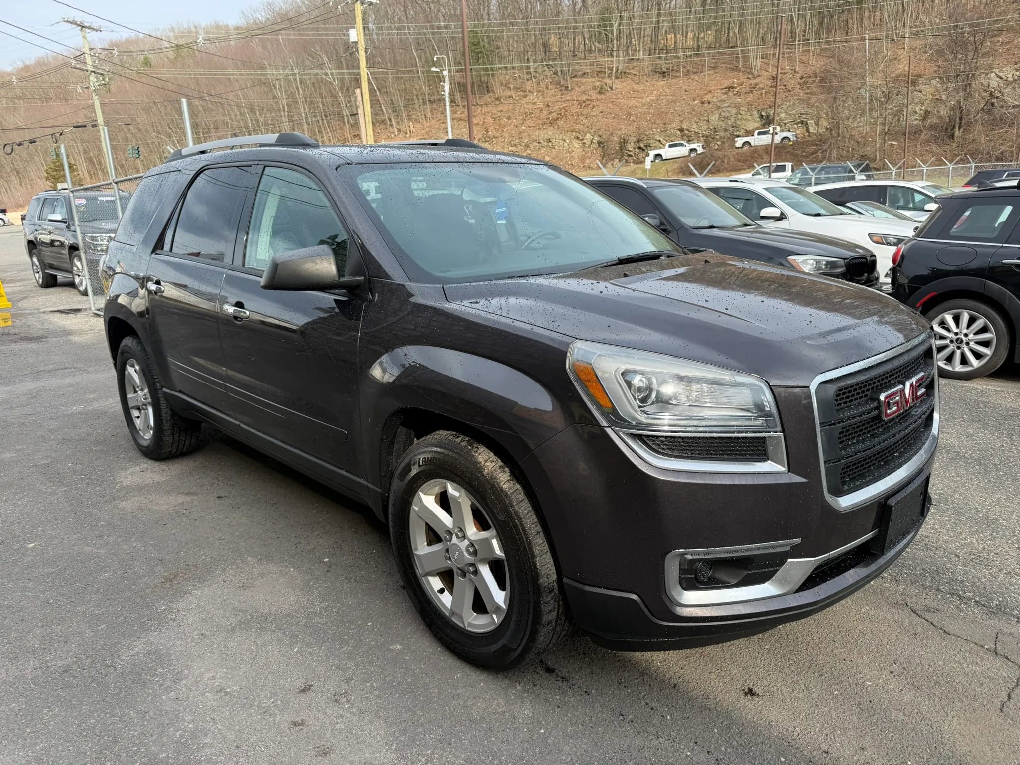 Used 2014 GMC Acadia SLE image 3