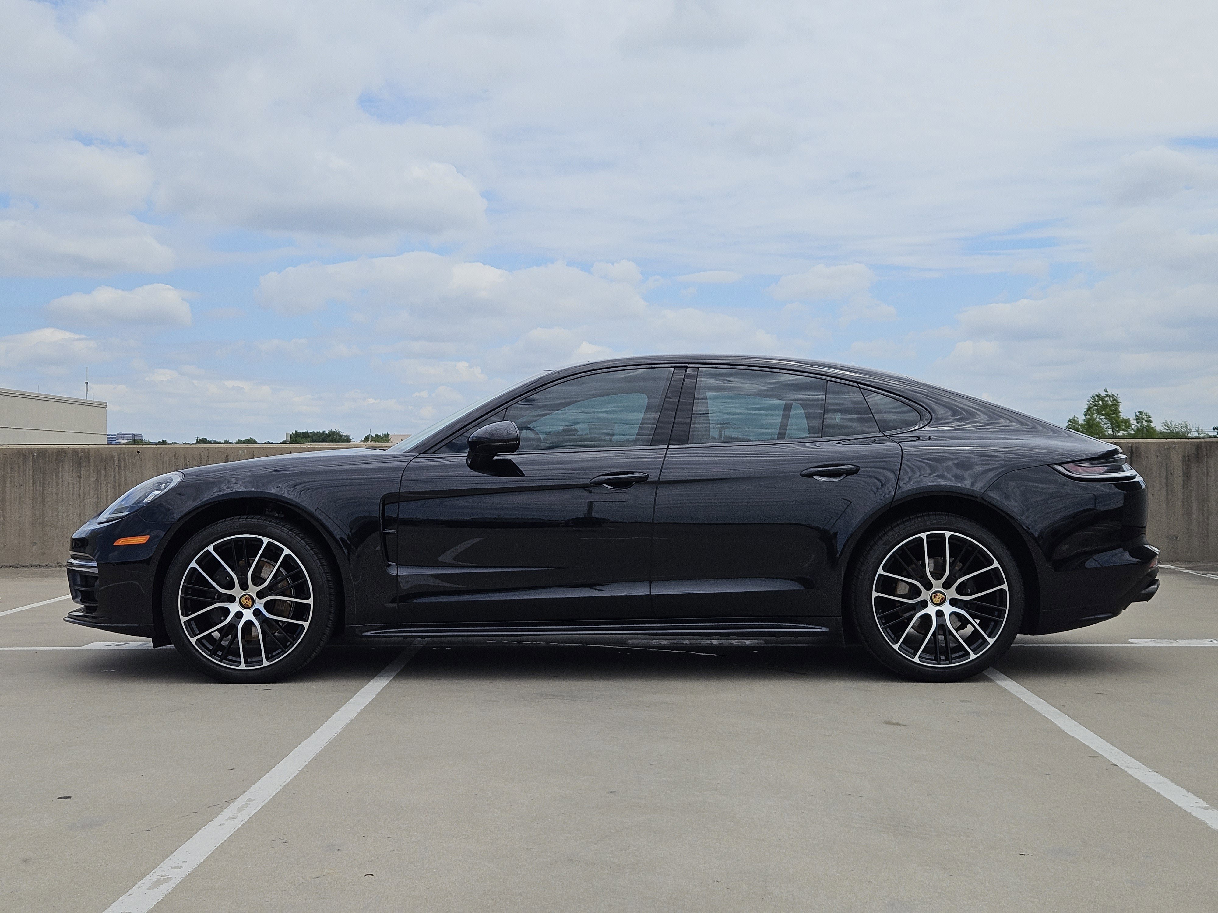 Certified 2023 Porsche Panamera 4 Platinum Edition AWD/4WD image 2