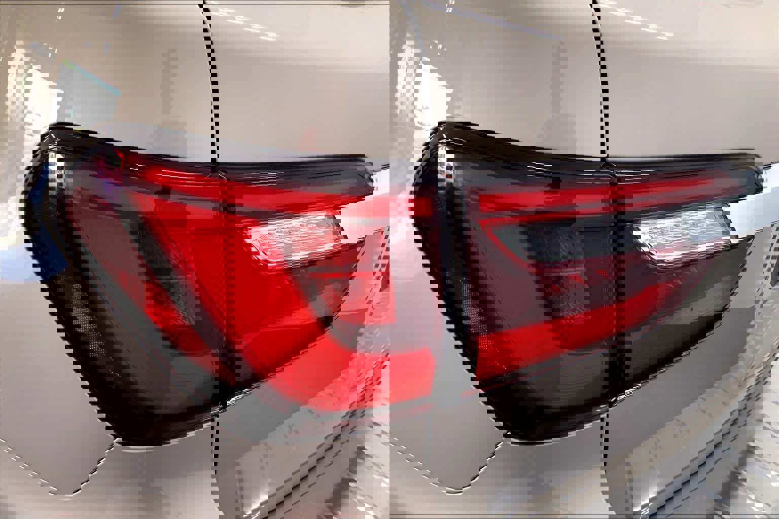 Used 2022 INFINITI QX80 Sensory w/ Cargo Package image 24