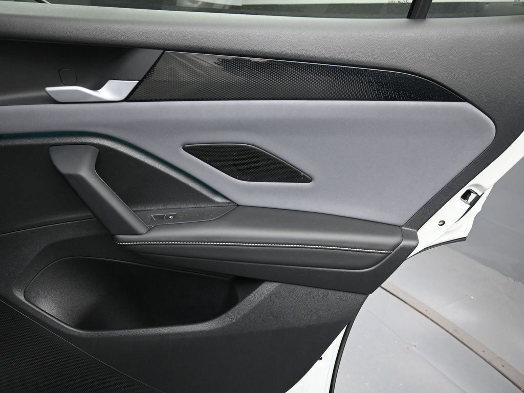 Certified 2025 Volkswagen Tiguan SE FWD image 27
