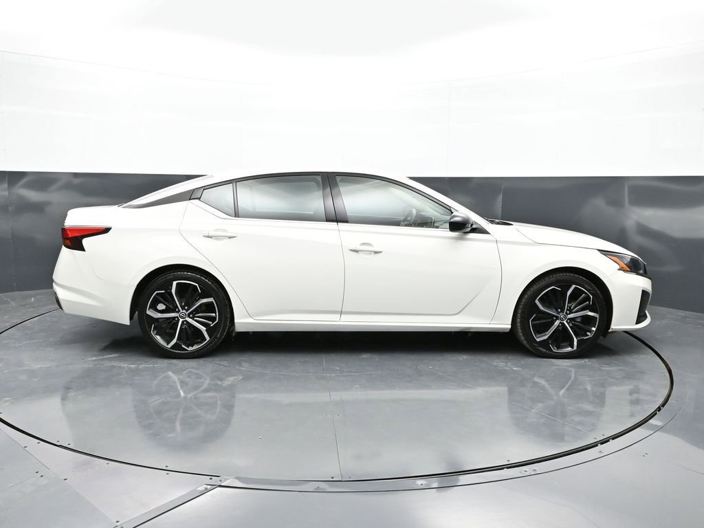 Used 2024 Nissan Altima 2.5 SR image 4