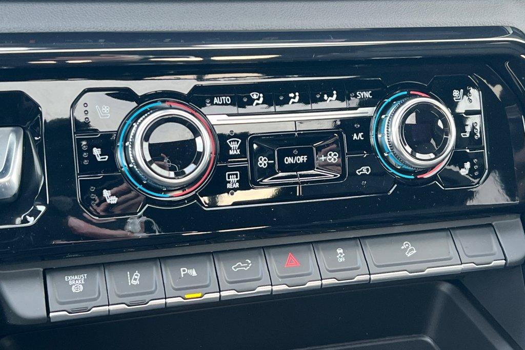 New 2026 GMC Sierra 2500 AT4 w/ AT4 Premium Plus Package image 17