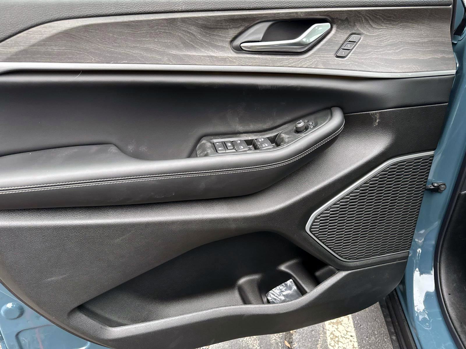 New 2026 Jeep Grand Cherokee Limited AWD/4WD image 9
