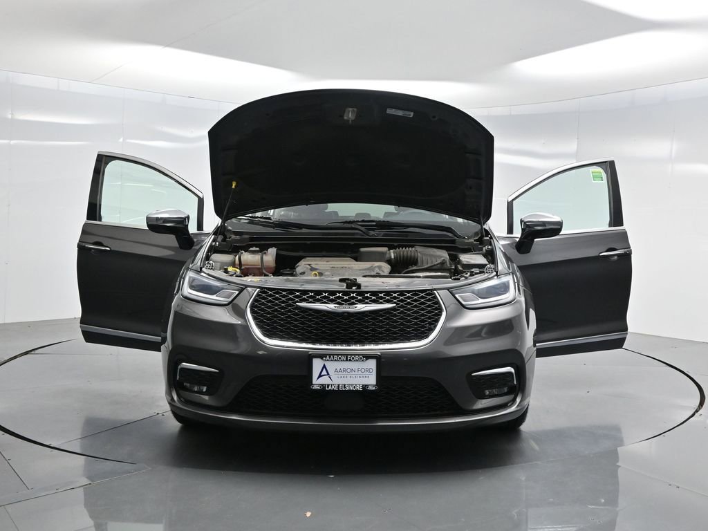 Used 2023 Chrysler Pacifica Limited image 40