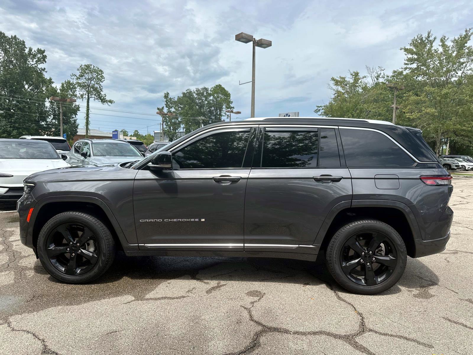 Used 2023 Jeep Grand Cherokee Summit w/ Adv Protech Group IV image 6