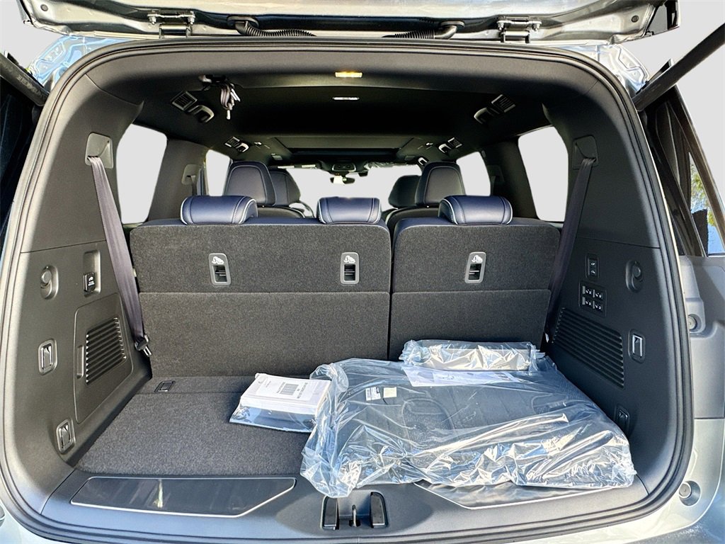 New 2026 INFINITI QX80 4WD w/ Sport Exterior Package image 28