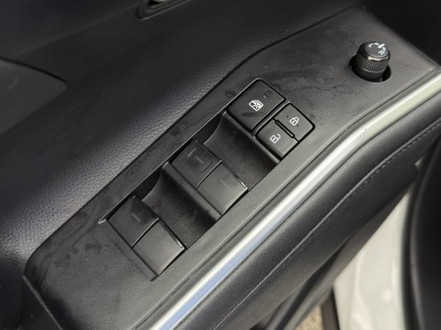 Used 2023 Toyota Highlander XLE AWD/4WD image 24