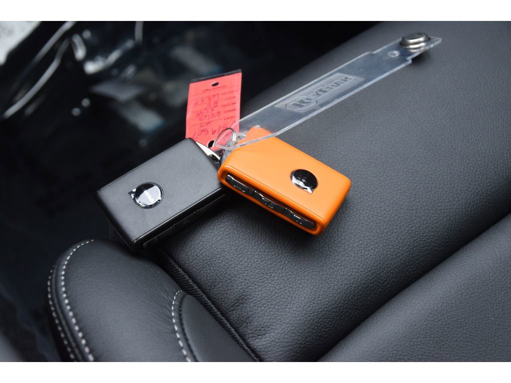 Certified 2025 Volvo XC40 B5 Ultra w/ Protection Package Premier image 37