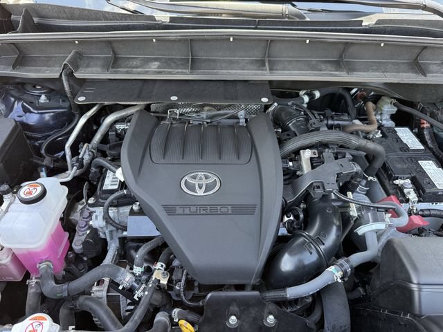 Used 2023 Toyota Highlander XLE FWD image 39