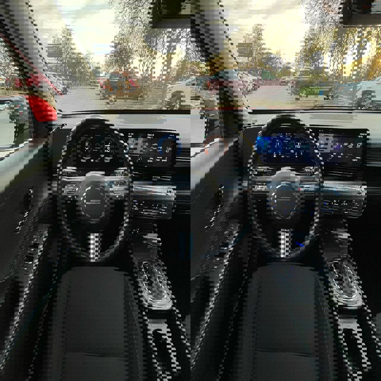 Used 2024 Hyundai Kona SEL image 11