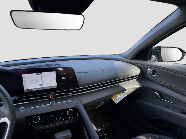 Certified 2025 Hyundai Elantra SEL FWD image 26