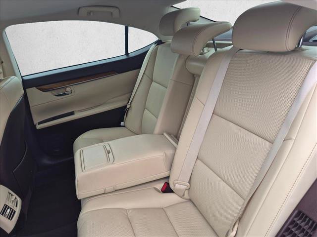 Used 2018 Lexus ES 300h w/ Navigation Package FWD image 18