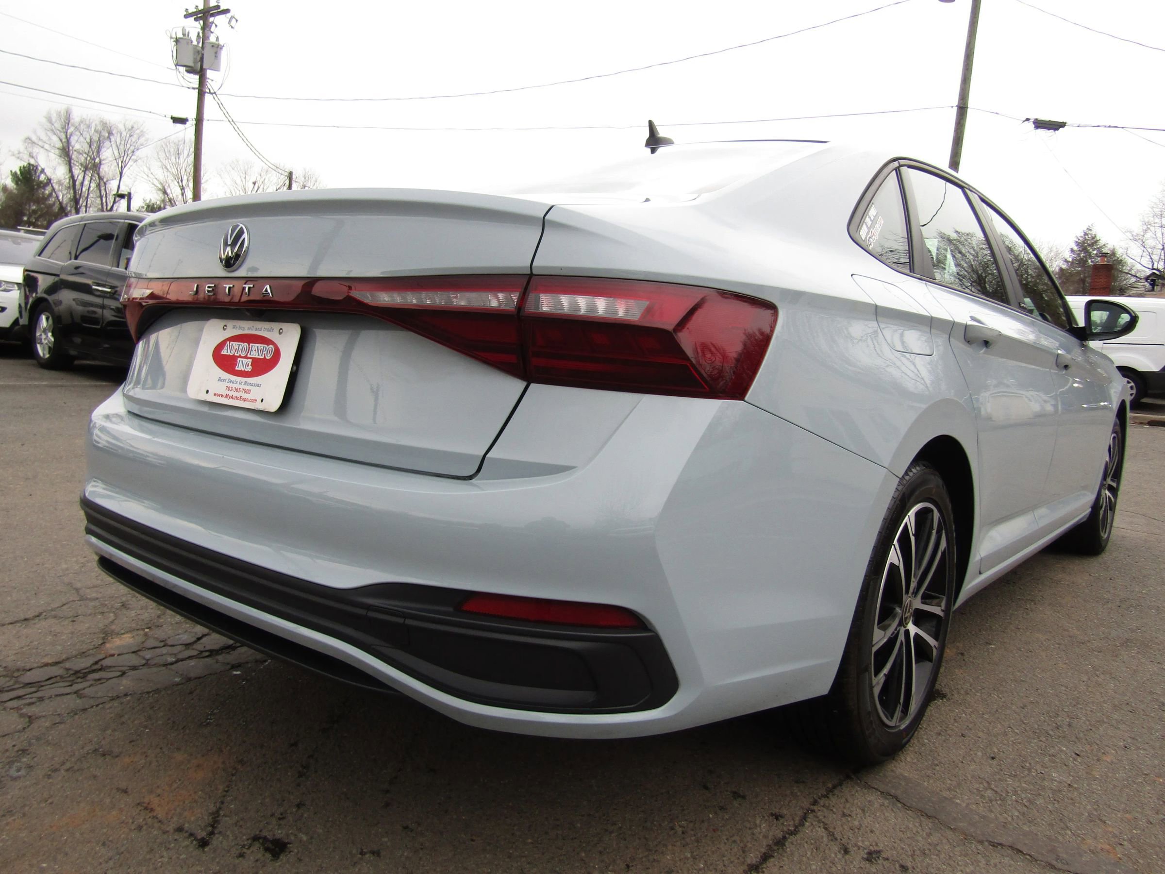 Used 2025 Volkswagen Jetta Sport image 7