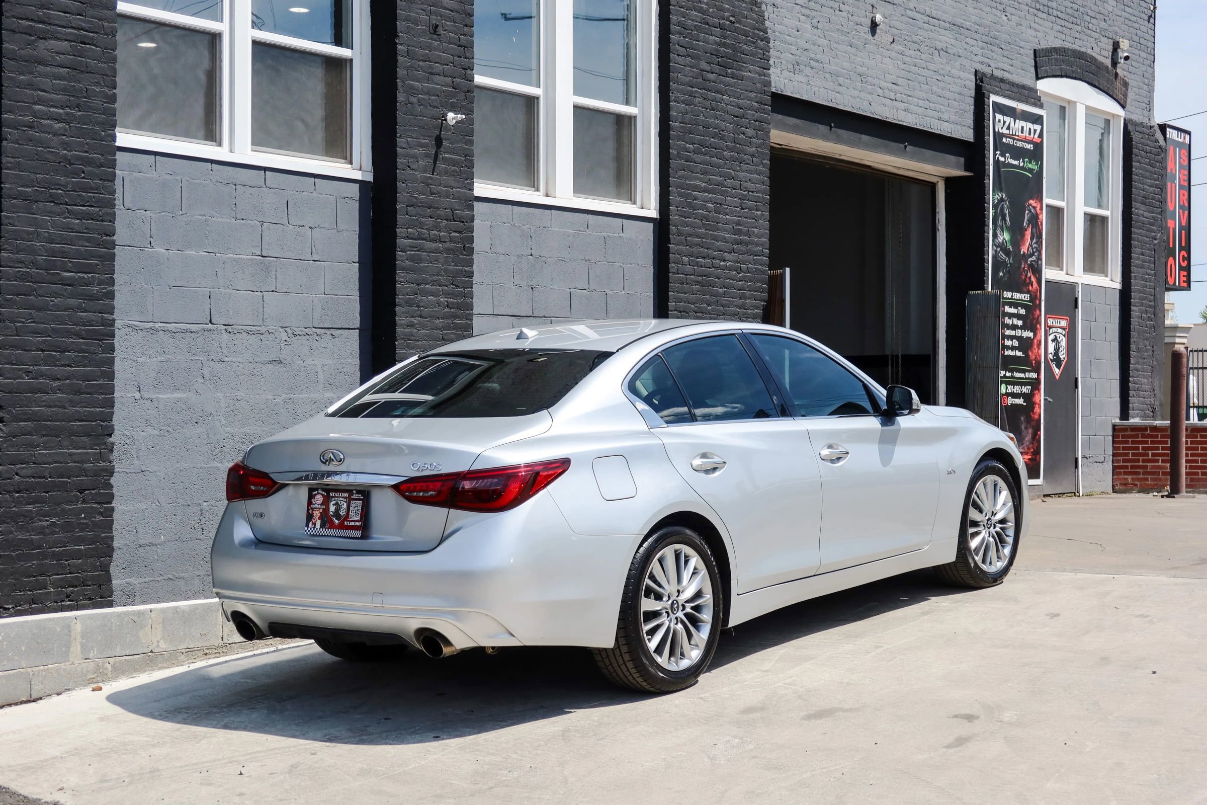 Used 2018 INFINITI Q50 Luxe AWD/4WD image 4