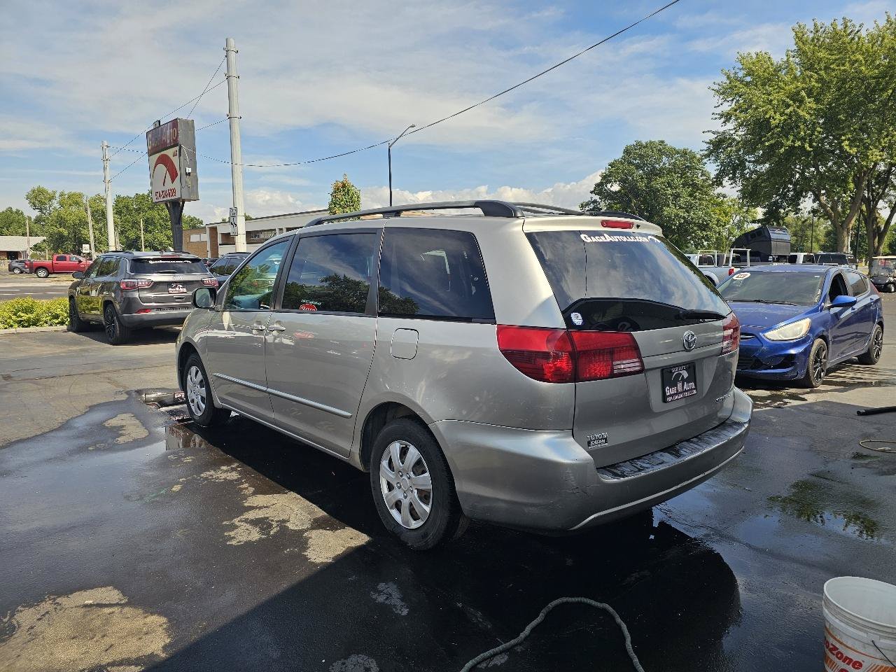 Used 2004 Toyota Sienna LE w/ LE Pkg 1 FWD image 7