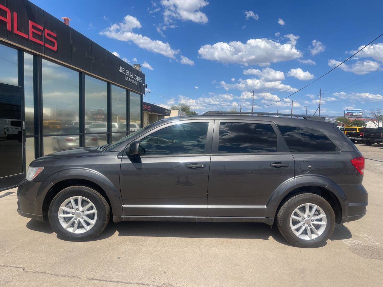 Used 2017 Dodge Journey SXT w/ Comfort/Convenience Group image 4