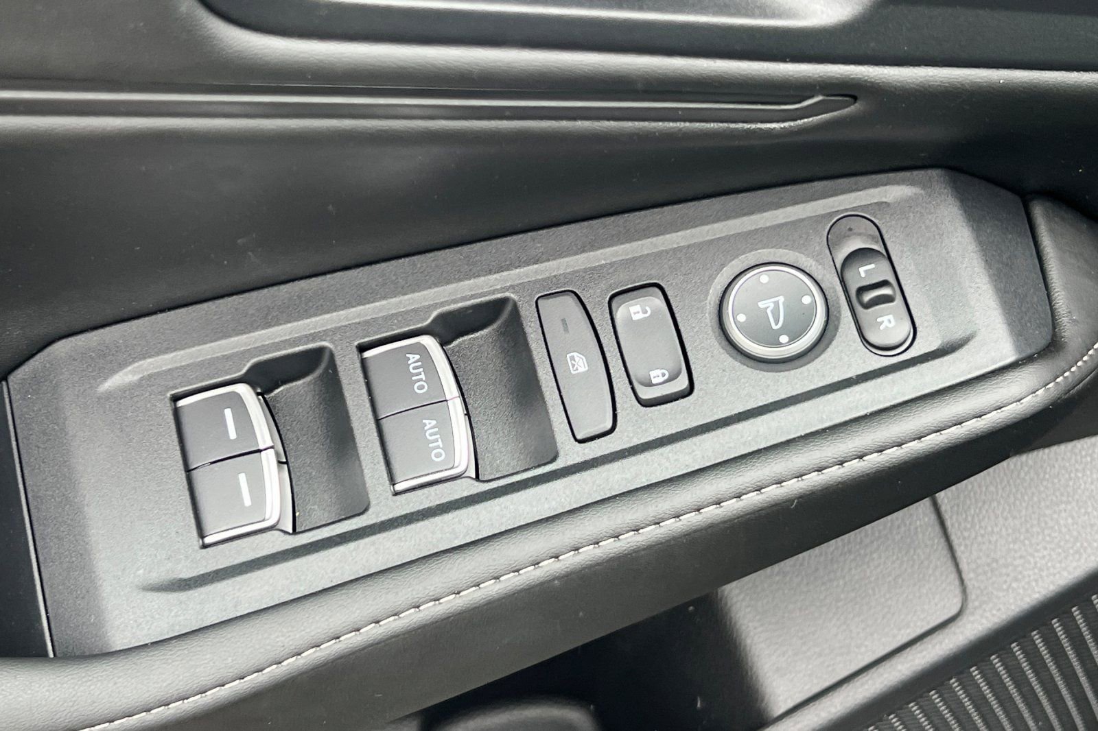 Used 2025 Honda Accord Sport image 12