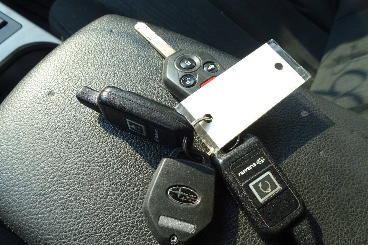 Used 2014 Subaru Outback 2.5i Premium w/ Accessory Value Package (OYX) AWD/4WD image 25
