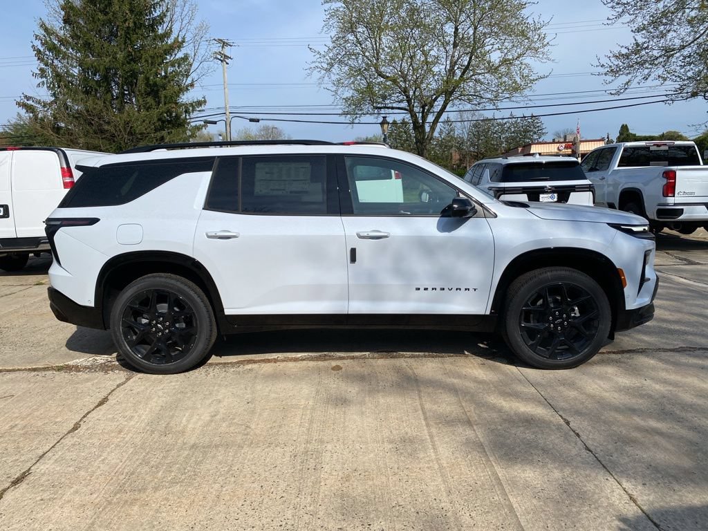 New 2026 Chevrolet Traverse RS w/ LPO, Floor Liner Package AWD/4WD image 2