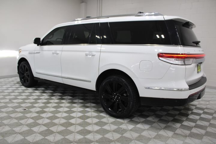 Used 2022 Lincoln Navigator L Reserve AWD/4WD image 10