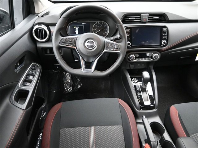 New 2025 Nissan Versa SR w/ Trunk Package image 12