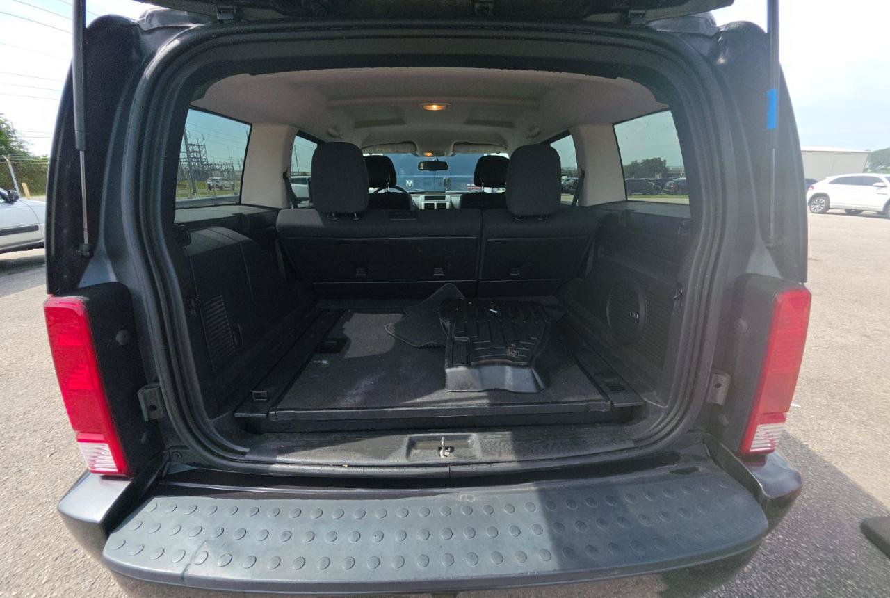 Used 2011 Dodge Nitro Heat AWD/4WD image 15
