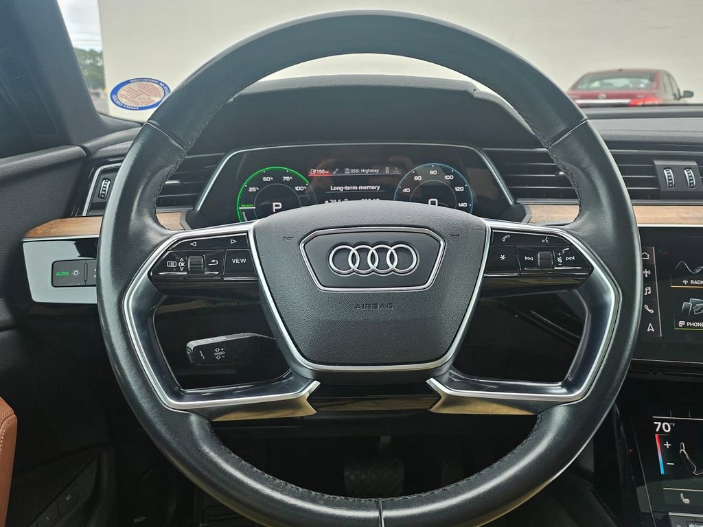 Used 2021 Audi e-tron Premium image 37