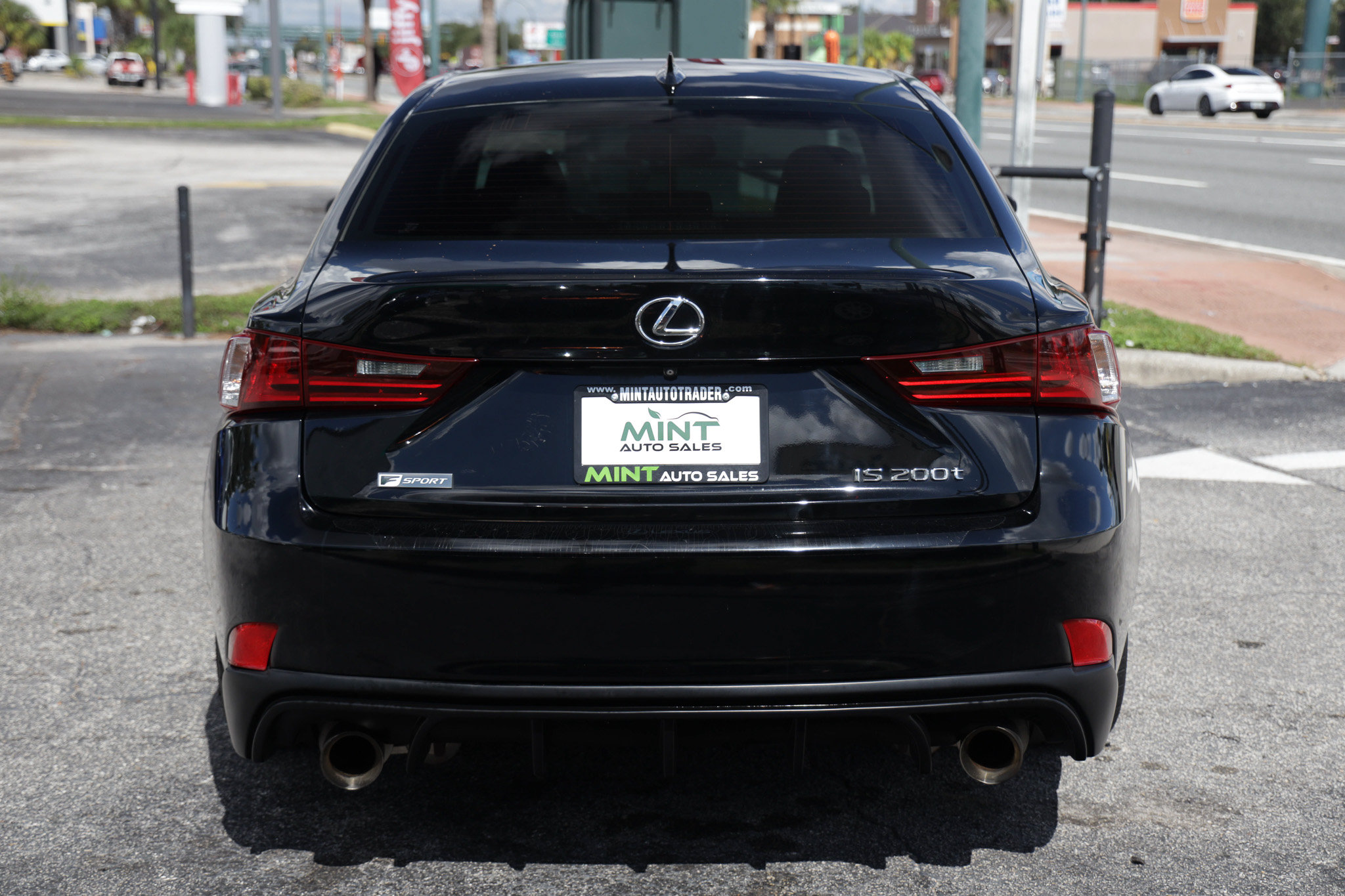 Used 2016 Lexus IS 200t w/ F Sport Package RWD image 11